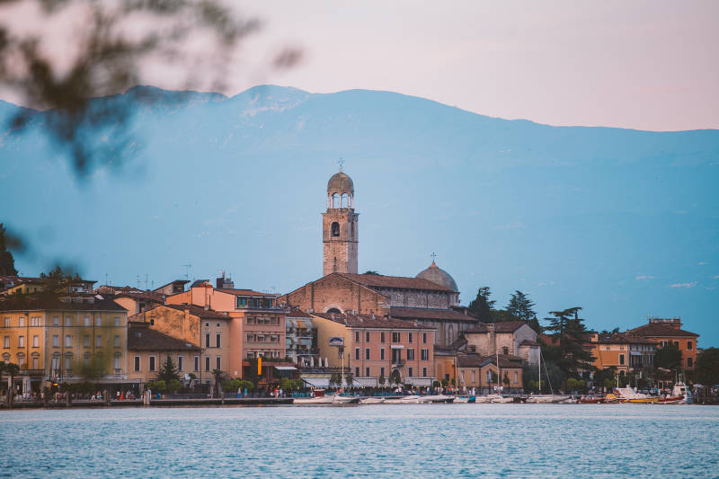 Panoramica Città di Salò sul Lago di Garda