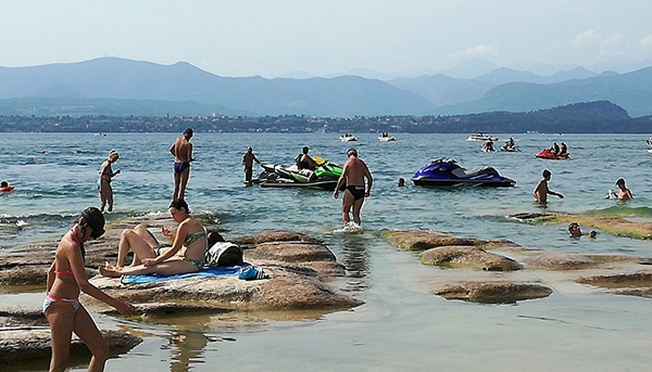 Spiaggia Jamaica Sirmione Lago Garda