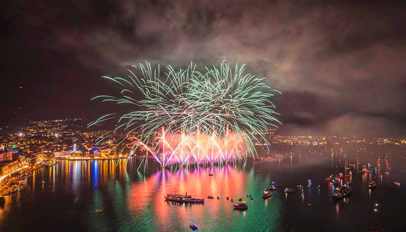 Fuochi d'Artificio e Tour Serali in Barca